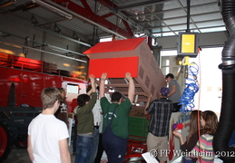 Bilder vom Bau des Sommertagswagen der JF Weinheim  2012  214 